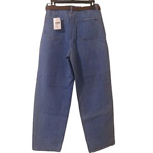 NWT! High Waist Light Wash Cropped Ankle Jeans, Size: 28